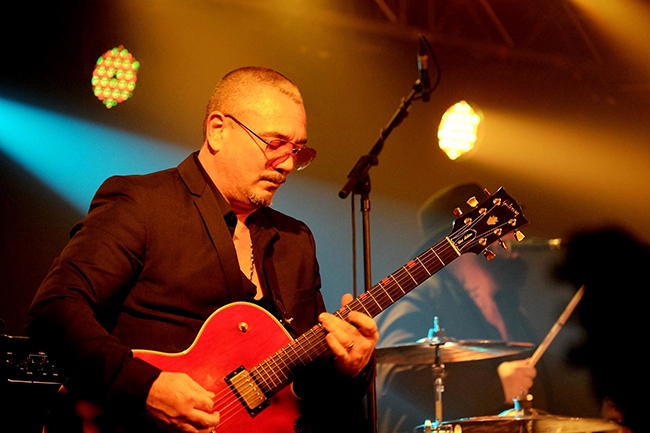 Huey Morgan from the Fun Lovin' Criminals takes to the stage