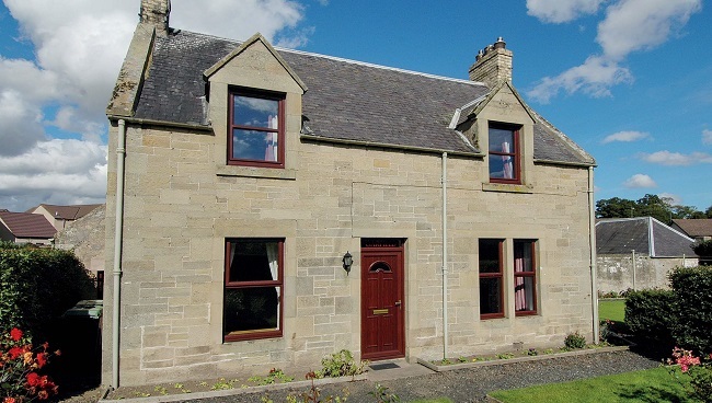 Oakfield Farmhouse in Kelso