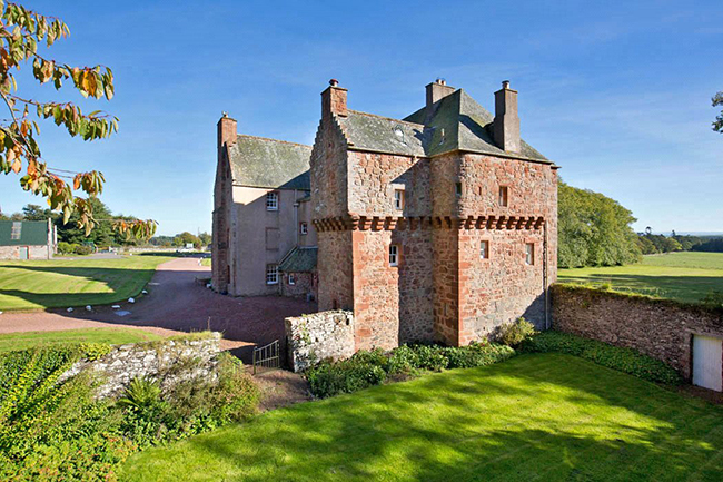 Wedderlie House is a historic A listed castle