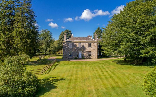 Stunning Tillyochie House 