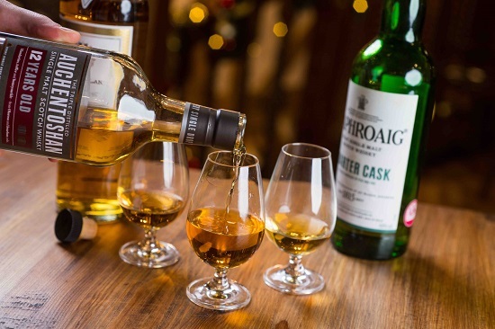 Some of the drams in Nicholson's Whisky Showcase 2018