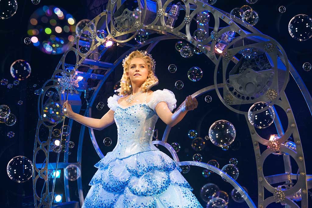 Helen Woolf as Glinda (Photo: Matt Crockett)