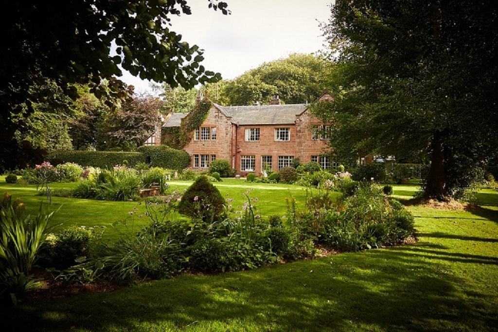 Trigony House Hotel's beautiful gardens