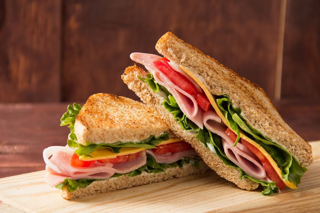 Over a third of Scots eat lunch at the same time every day