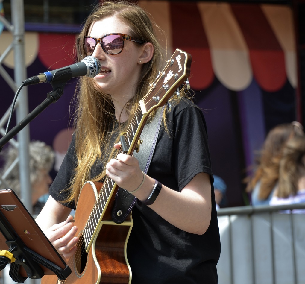 Catrìona McGhie played a set at the STAGE iT High Street Takeover in Dumfries