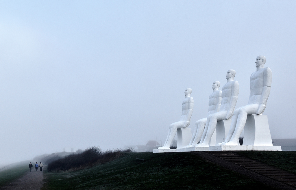 Man Meets the Sea, a striking sculpture created by artist Sven Wiig Hansen