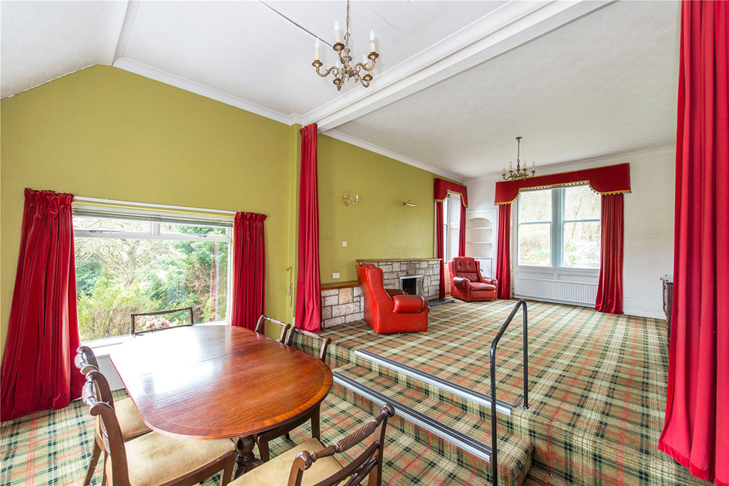 Ashdean offers a spacious reception room