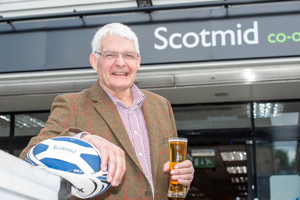 Former British and Irish Lions captain Finlay Calder has called on  customers to support Gen!us Craft Lager at Scotmid with 5p from can every going towards his former team-mate Doddie Weir’s MND charity 
(Photo: Ian Georgeson)