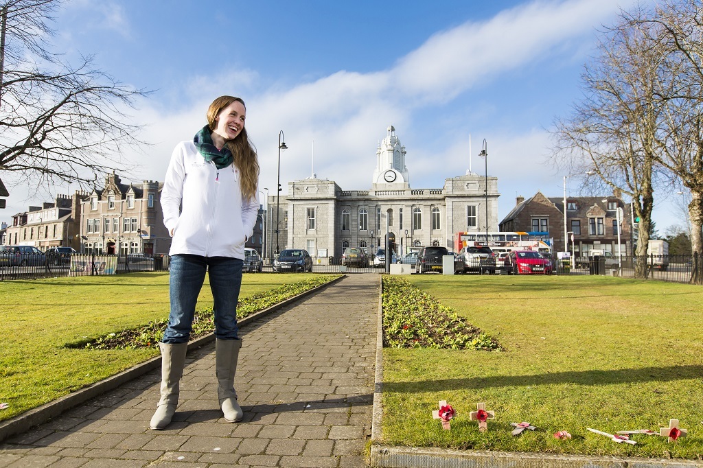 Hannah Miley in front of Inverurie Town Hall
(Photo: Roddy Scott)
