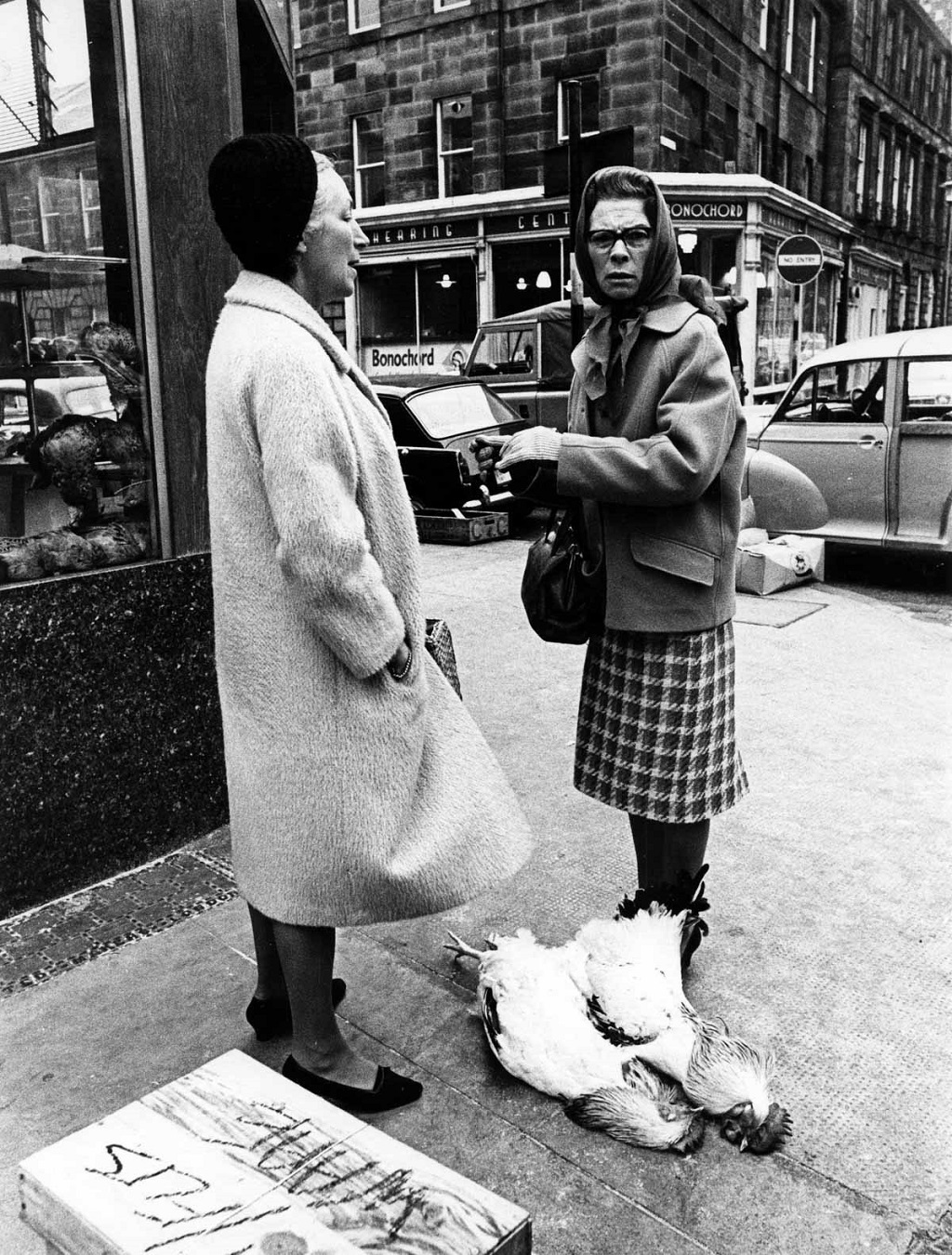 Two Women with Chickens, West End, Edinburgh, 1966. (Photo: Robert Blomfield)