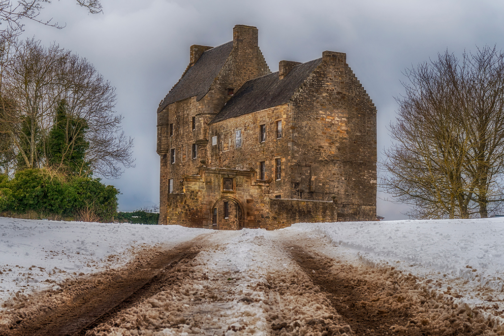 Midhope Castle, in West Lothian, is better known as Outlander's Lallybroch