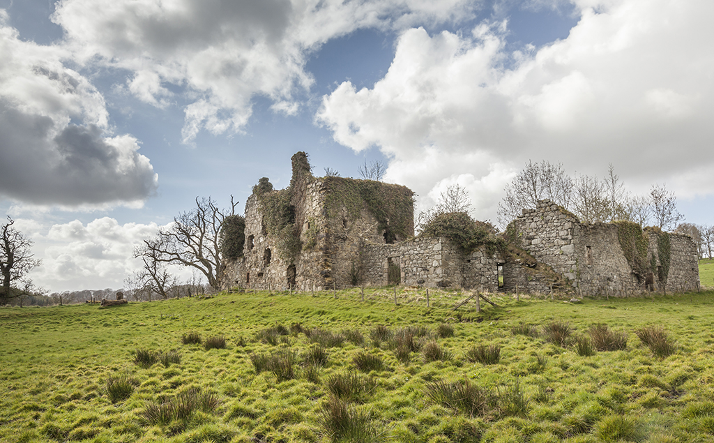 The Gight Castle ruins,
where Lord Byron's mother Catherine Gordon resided until 1787