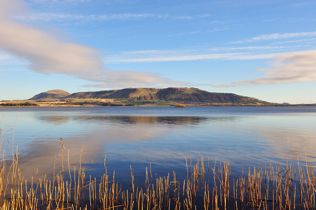 Panorama of Loch Leven and the Lomond hills from the bird hide near Kinross (Photo: Lorne Gill/Scottish Natural Heritage)