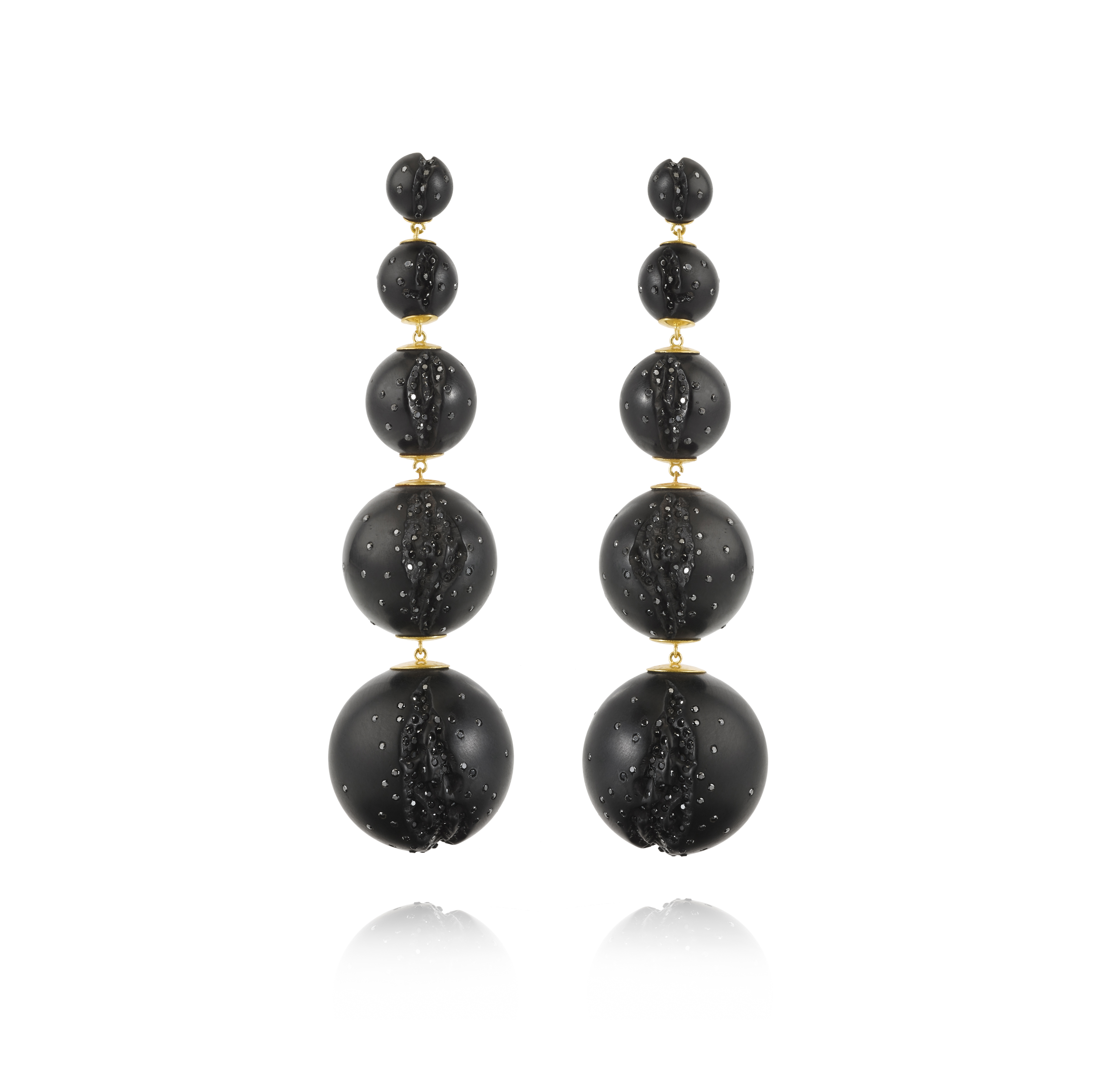 Jacqueline Cullen, Atomic Multi Cascade Earrings, 2019, hand carved Whitby jet, black diamonds, 18ct gold, D:0.9-2.5cm L:9cm, Photograph: Shoot Solutions