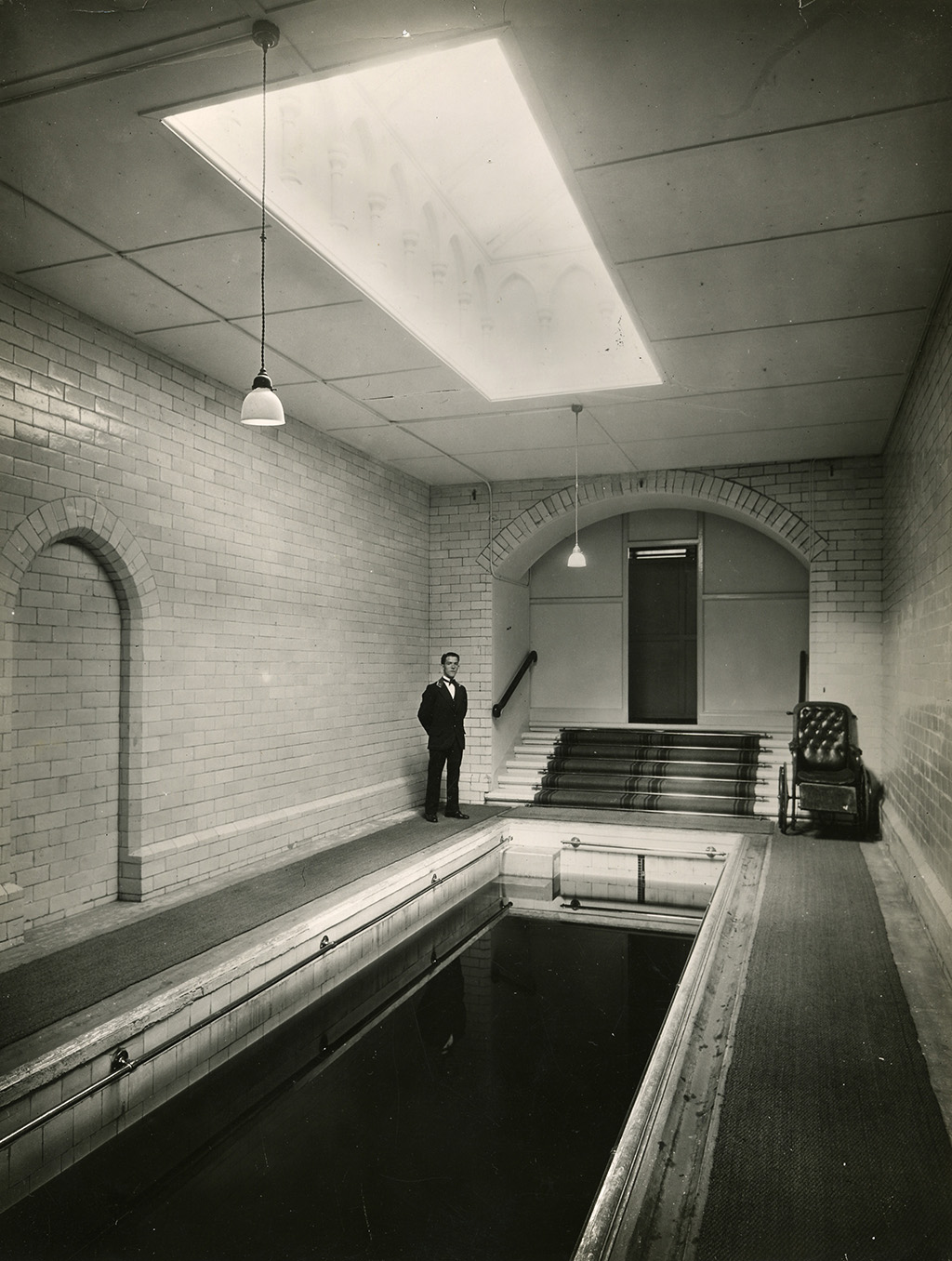 The plunge pool at the
Atholl Palace