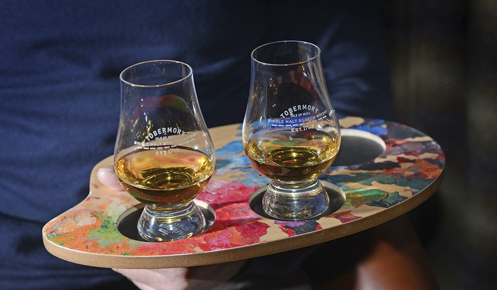 Enjoy a dram on the Tobermory Art Fair trail this weekend