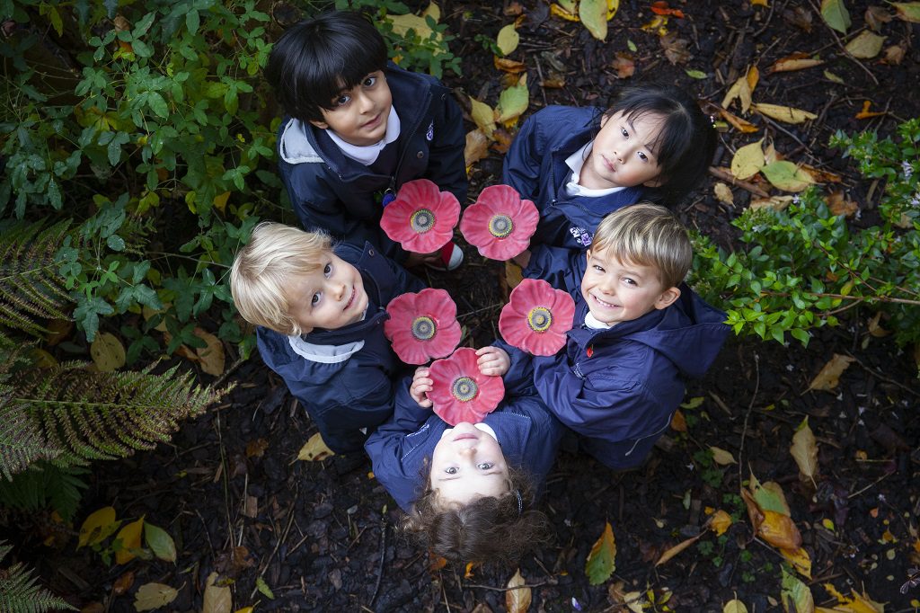 Children at Glasgow Academy with their poppies