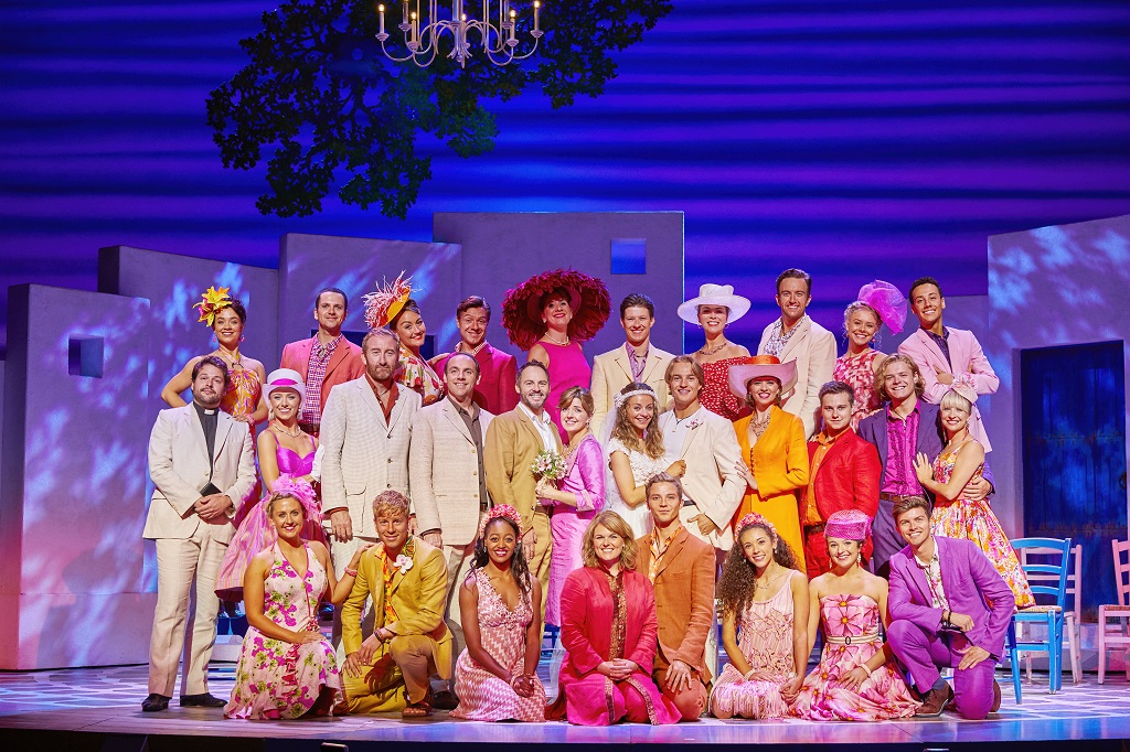 MAMMA MIA! 
UK Tour 2019/21

DONNA - SHARON SEXTON
TANYA - HELEN ANKER
ROSIE - NICKY SWIFT
SAM  - ROBERT FOWLER
BILL  - JAMIE KENNA
HARRY - DANIEL CROWDER
SOPHIE -EMMA MULLEN
SKY- TOBY MILES
ALI - MARIE FINLAYSON
LISA - MARIELLA MAZZILLI
PEPPER - JAMES WILLOUGHBY MOORE
EDDIE - EAMONN COX
F ALEXANDER - MATTHEW RONCHETTI