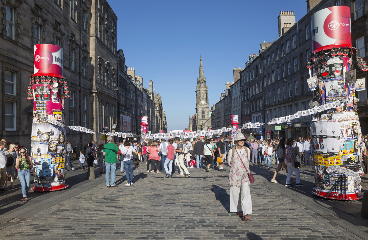 65966-the-royal-mile-during-the-edinburgh-fringe-festival-medium-1nhjuhz2h