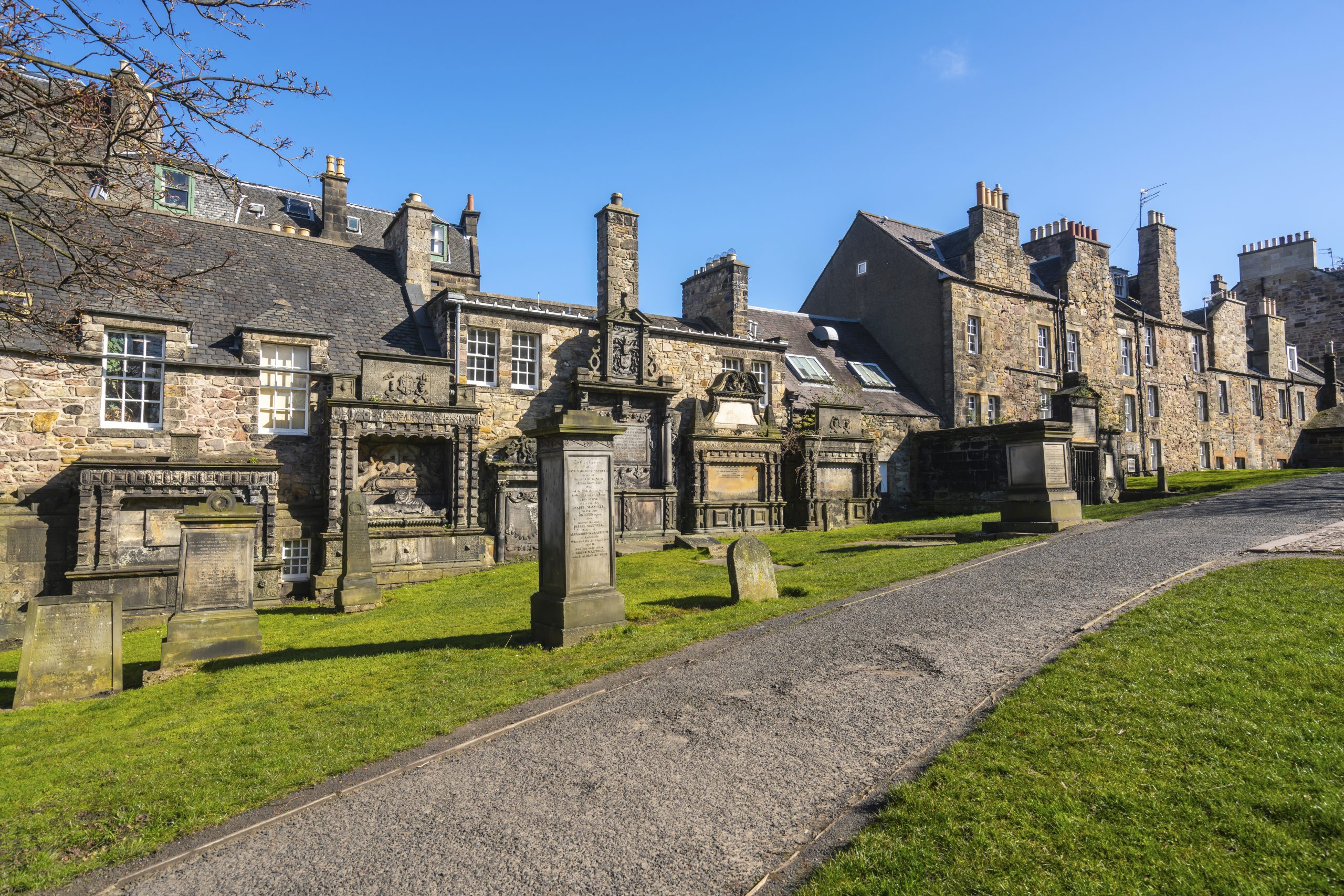 86589-greyfriars-kirkyard-edinburgh-169dfkow6-scaled