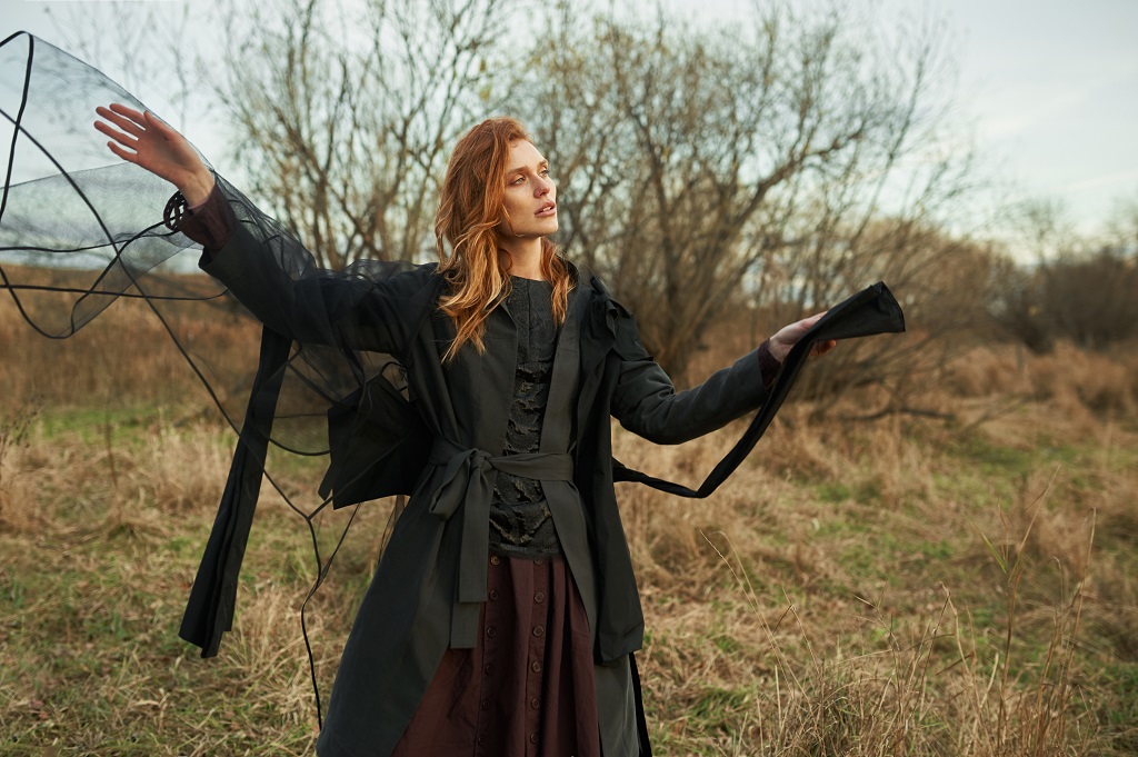 Portrait,Of,Young,Beautiful,Redhead,Woman,Walking,Alone,In,Autumn