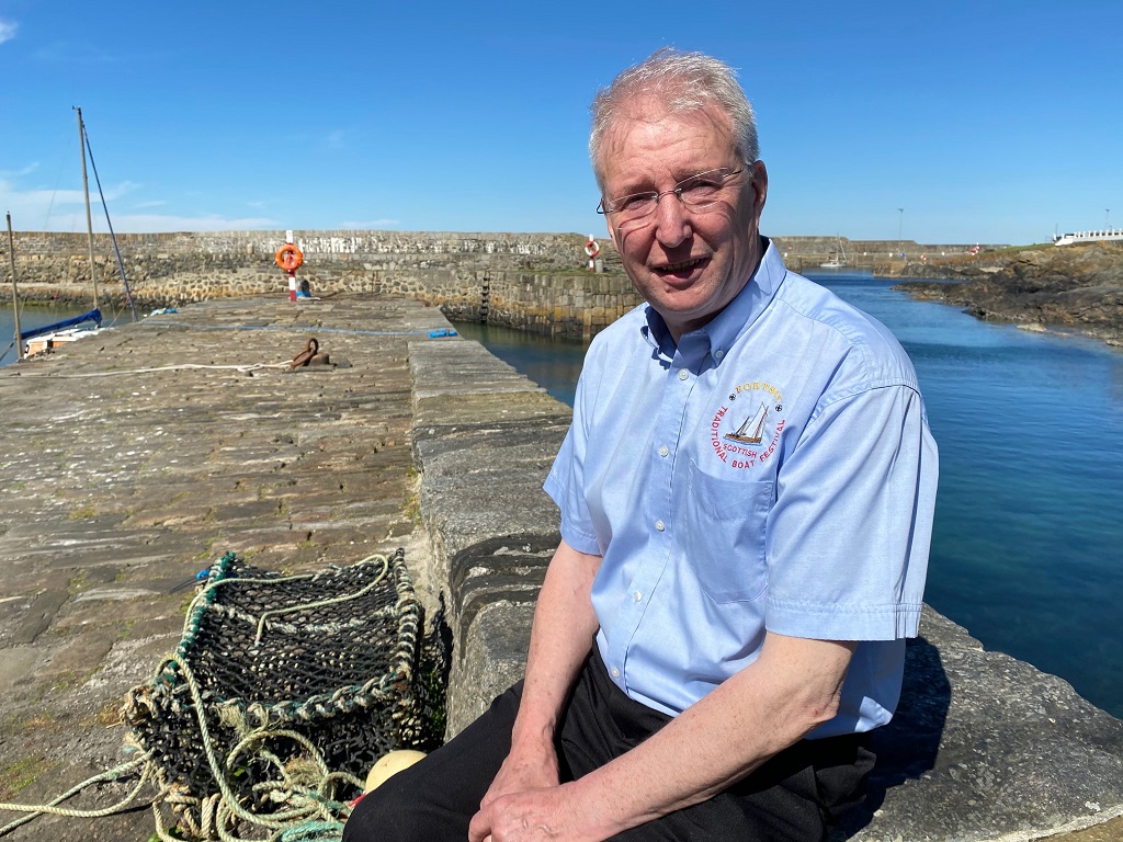 David-Urquhart-Portsoy-Harbour-o9lq13st