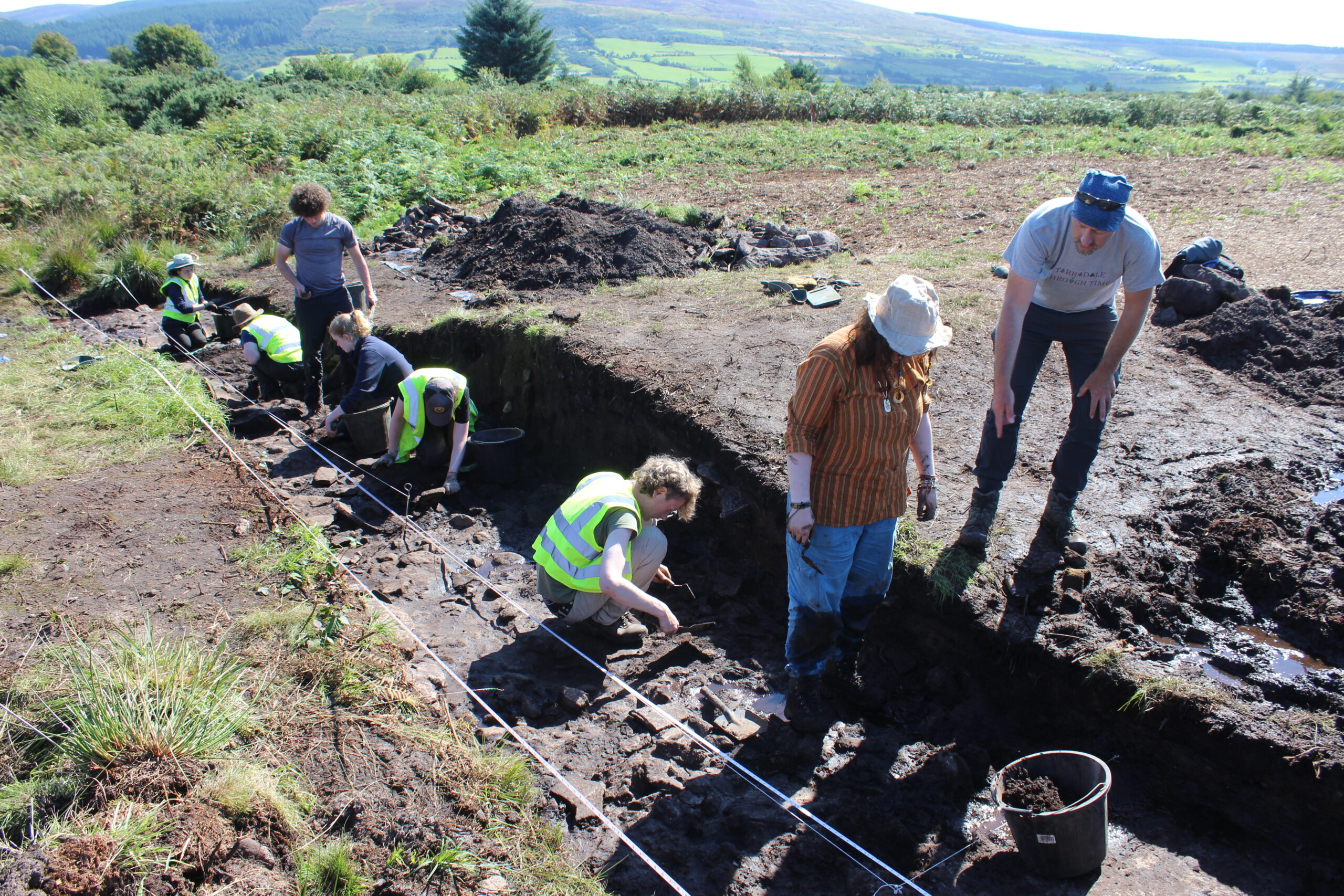 Excavations-through-the-cursus-bank-at-Drumadoon-p5s7p0go-scaled