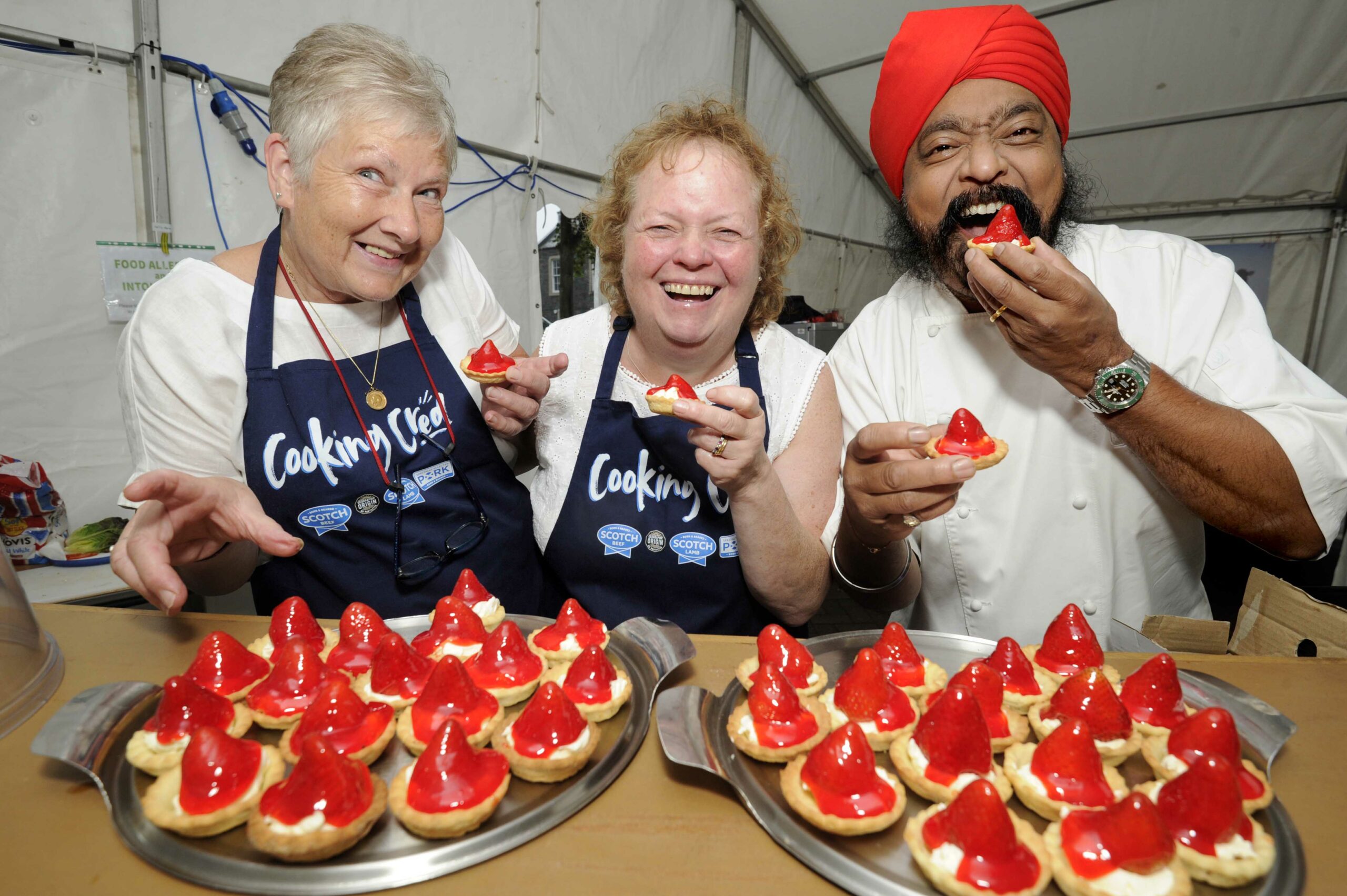 Stranraer 2022 Oyster Festival, 03/09/2022:
Celebrity chef Tony Singh (right).
Photography for Stranraer Development Trust from: Colin Hattersley Photography - www.colinhattersley.com - cphattersley@gmail.com - 07974 957 388.