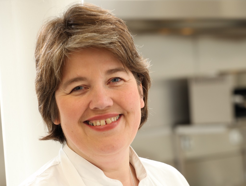 Fiona-Burrell-Edinburgh-New-Town-Cookery-School-fgmexrnc