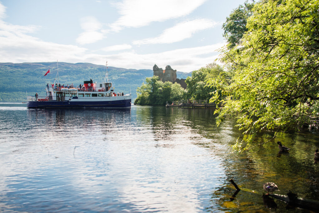 Loch-Ness-by-Jacobite-Urquhart-Castle-329x5lzwv-1024x683