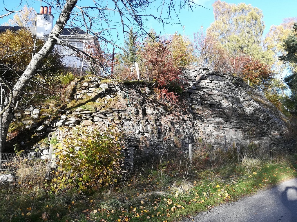 Tigh-na-HAth-outer-walls-beautifully-crafted-limekilns-6