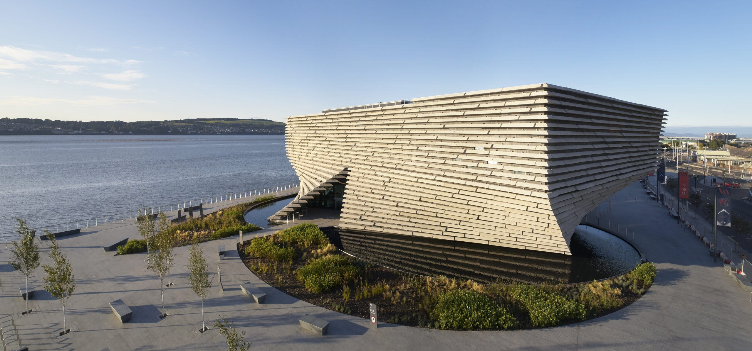 V_A-Dundee_Scotland_©HuftonCrow_136-thz76bxf-scaled