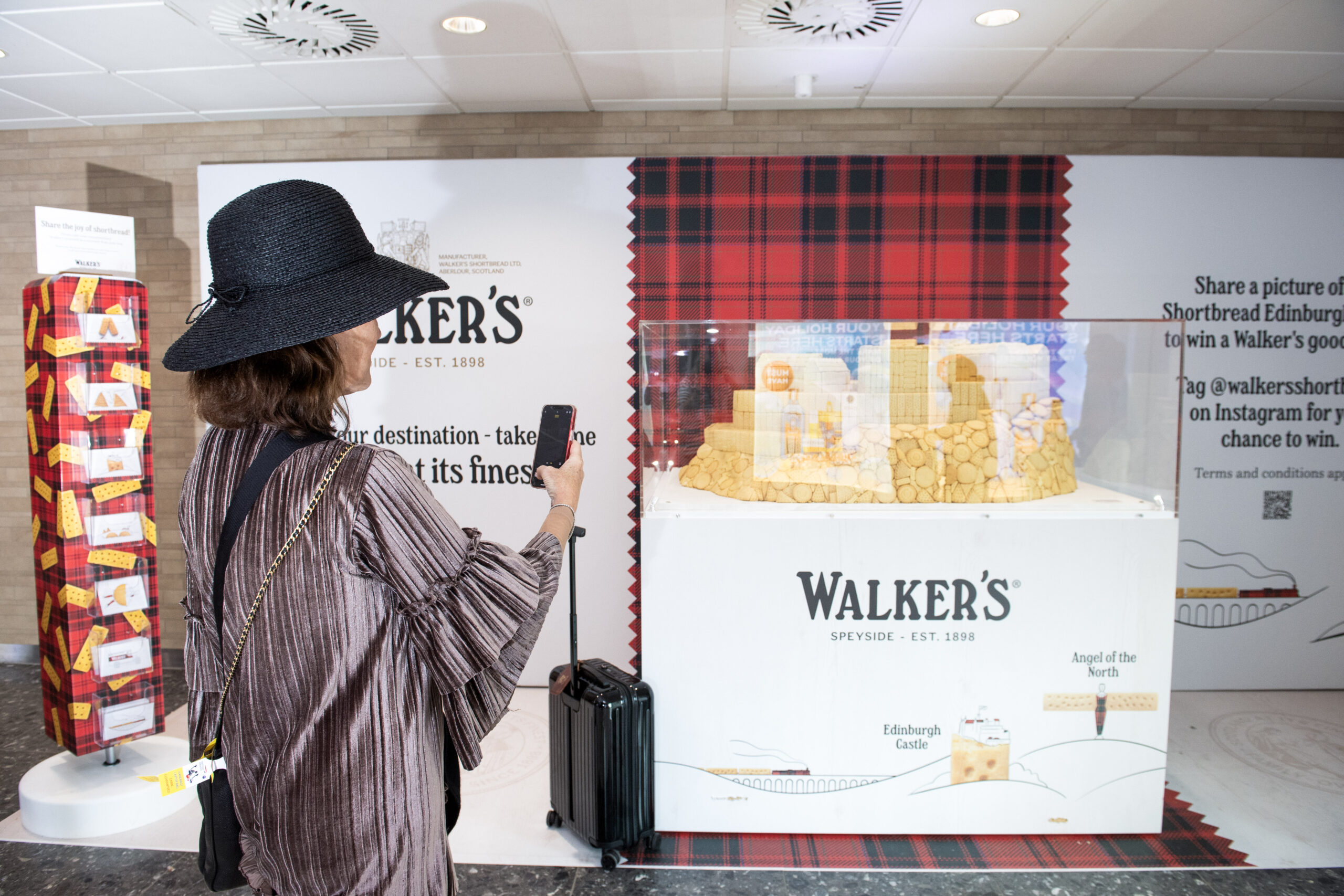 FREE FIRST USE ONLY FOR EDITORIAL TO ACCOMPANY CLIENTS PRESS RELEASE.

Walkers shortbread have created a model of Edinburgh Castle made entirely of shortbread which is on display at Edinburgh Airport. 

All images © Lesley Martin 2023. Free first use only for editorial in connection with the commissioning client's press-released story. All other rights are reserved. Use in any other context is expressly prohibited without prior permission.


© Lesley Martin 2023
e: lesley@lesleymartin.co.uk
t: 07836745264