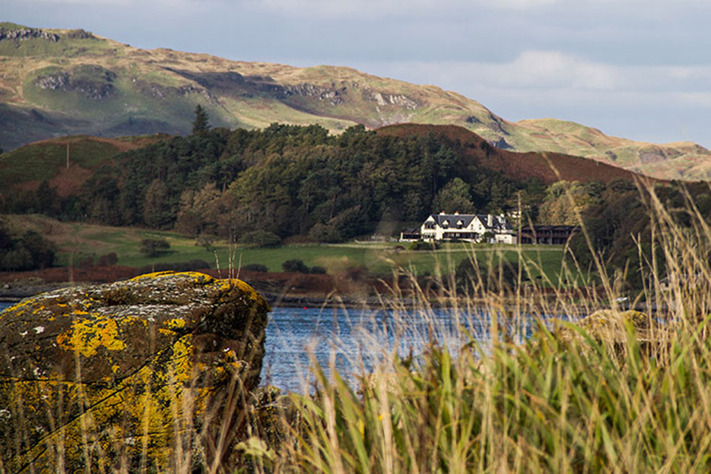 loch-melfort-hotel-oban-january-exterior-shoreline-trees-cedar-wing-hotel