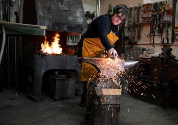 Historic Environment Scotland blacksmith, Stacey Hibberd. Credit: Historic Environment Scotland.