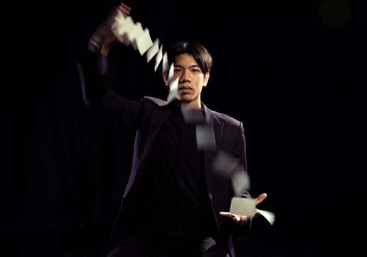 0917Diary of a Magician09 resized Credit: A.M.Playhouse