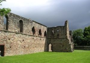 1200px-Scotlan_Beauly_Priory-300x225