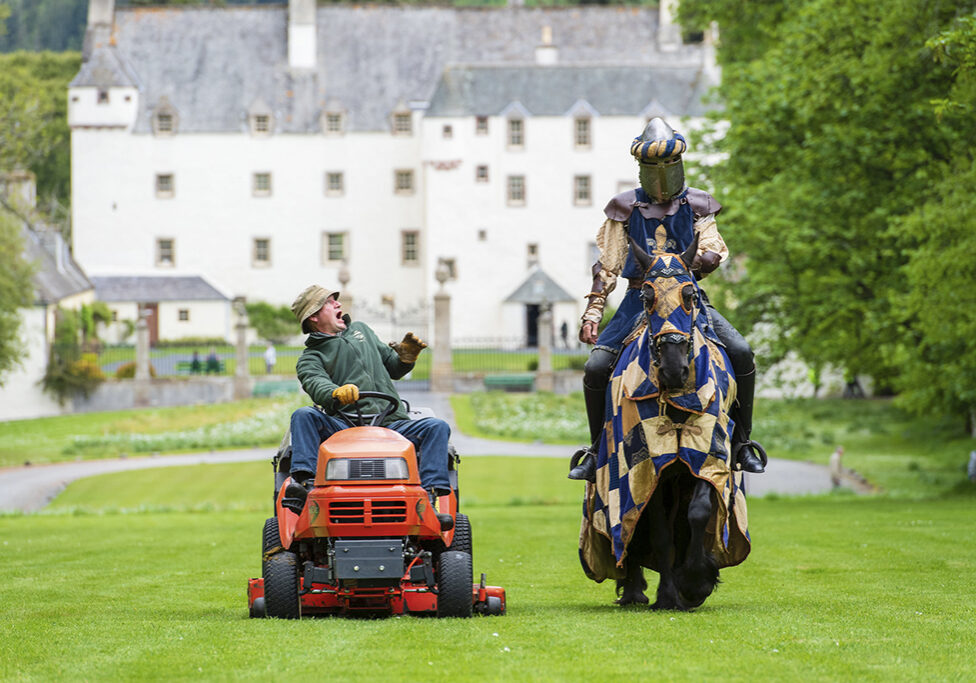 Traquair Groundsman Jamie Blair and (Richard Keeling) Sir Anton le grand of the Les Amis stunt team. 