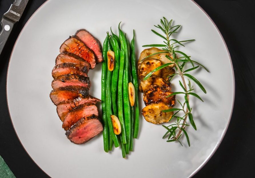 3.-woodmillgame-red-wine-rosemary-venison-steak-s294lv-978x624