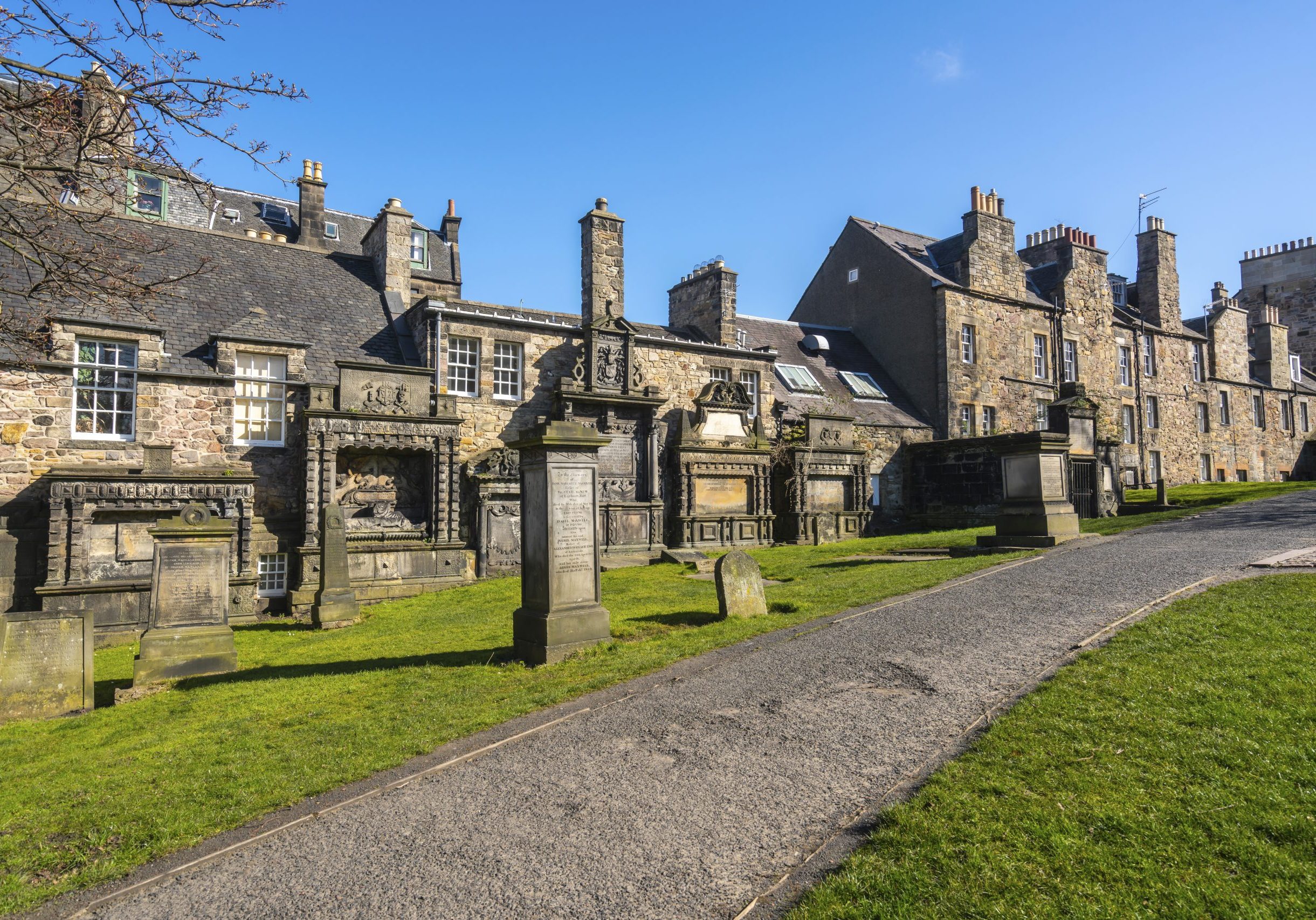 86589-greyfriars-kirkyard-edinburgh-169dfkow6-scaled