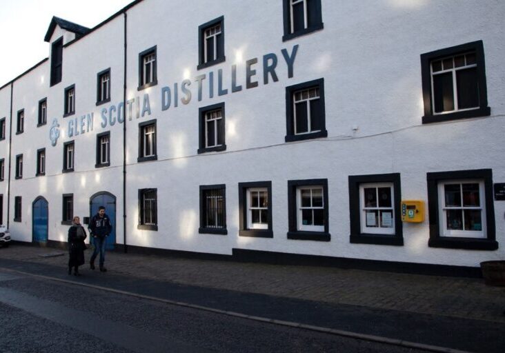 Artist Gina Parr outside Glen Scotia Distillery Artist Gina Parr outside Glen Scotia Distillery