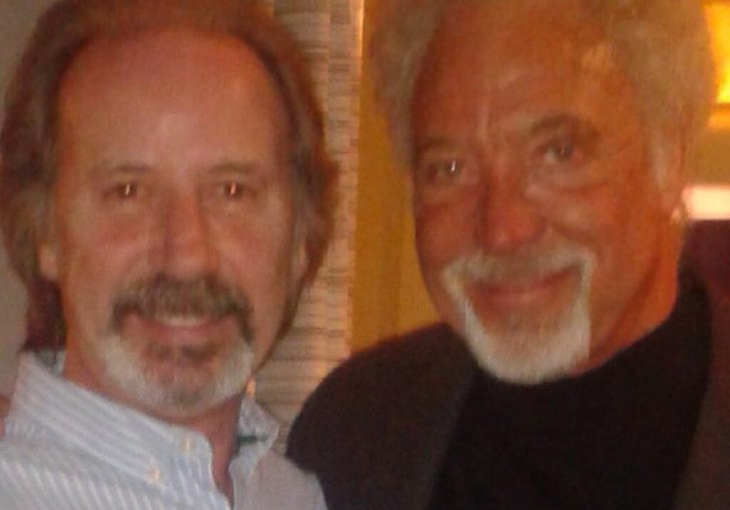 Colin Chisholm with Sir Tom Jones on The Voice (Photo: Colin Chisholm/Facebook)