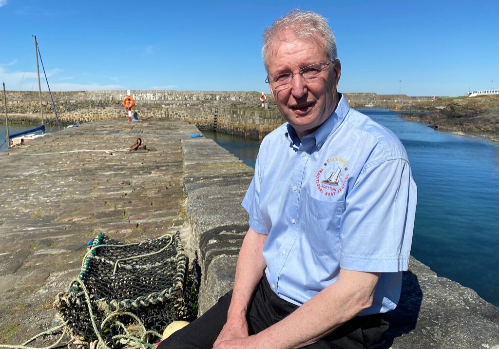 David-Urquhart-Portsoy-Harbour-o9lq13st