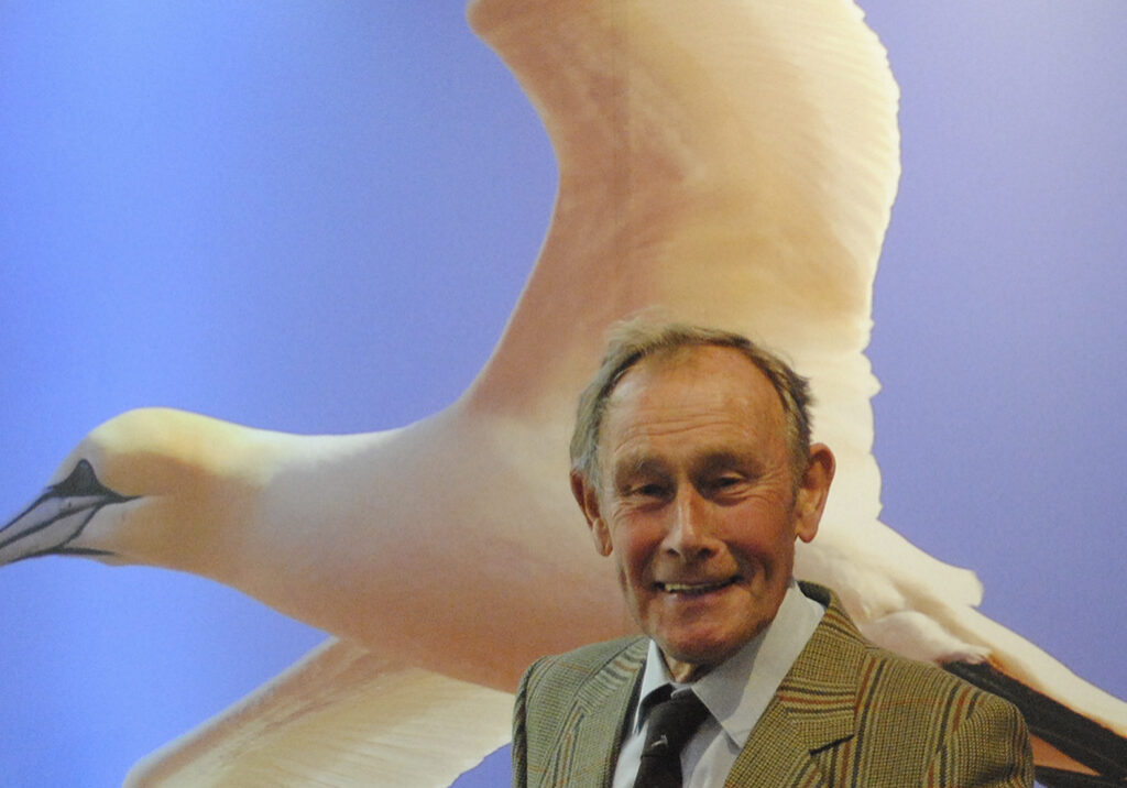 Lectures at the Scottish
Seabird Centre, of which Nelson was a trustee, were always popular