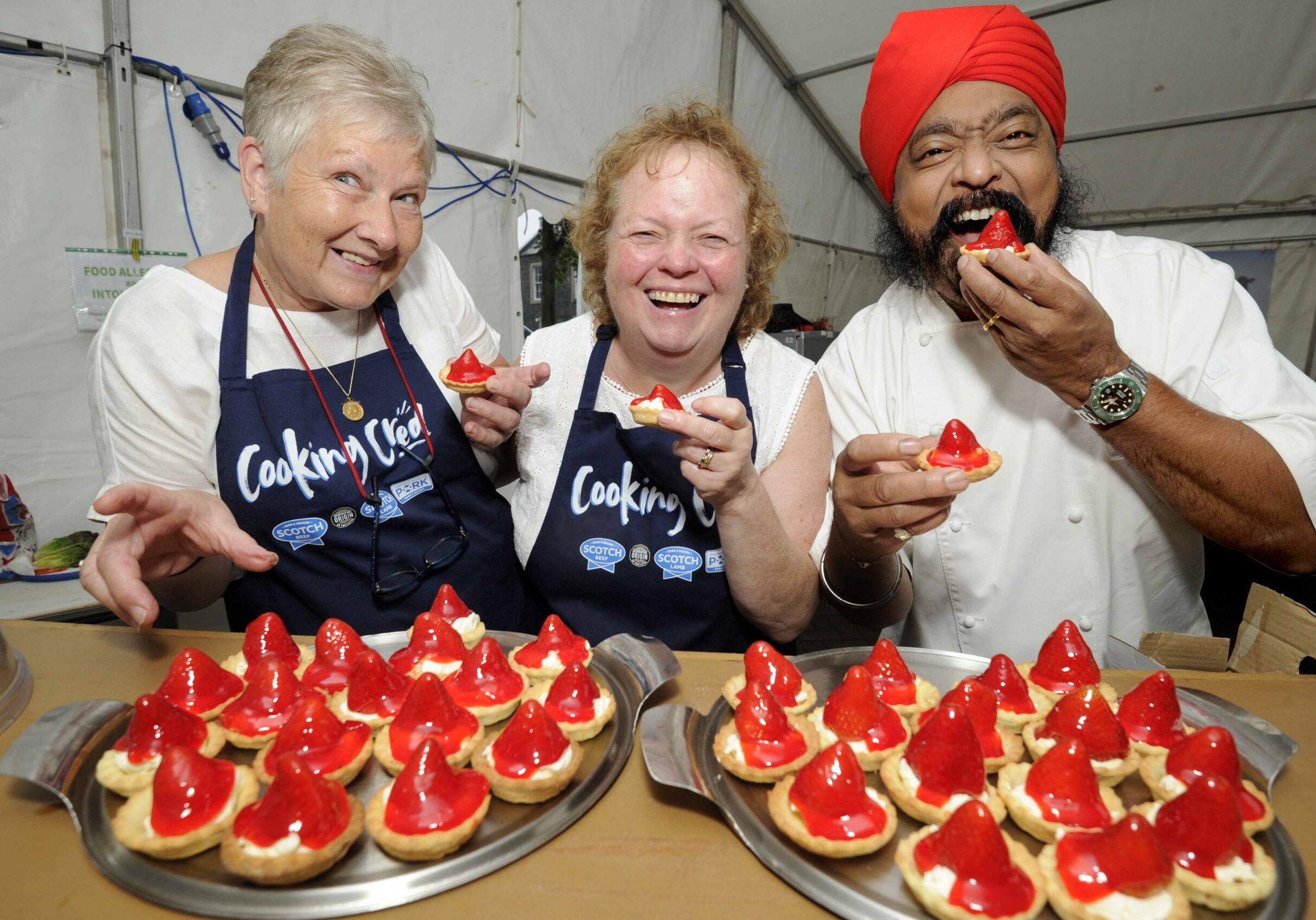 Stranraer 2022 Oyster Festival, 03/09/2022:
Celebrity chef Tony Singh (right).
Photography for Stranraer Development Trust from: Colin Hattersley Photography - www.colinhattersley.com - cphattersley@gmail.com - 07974 957 388.