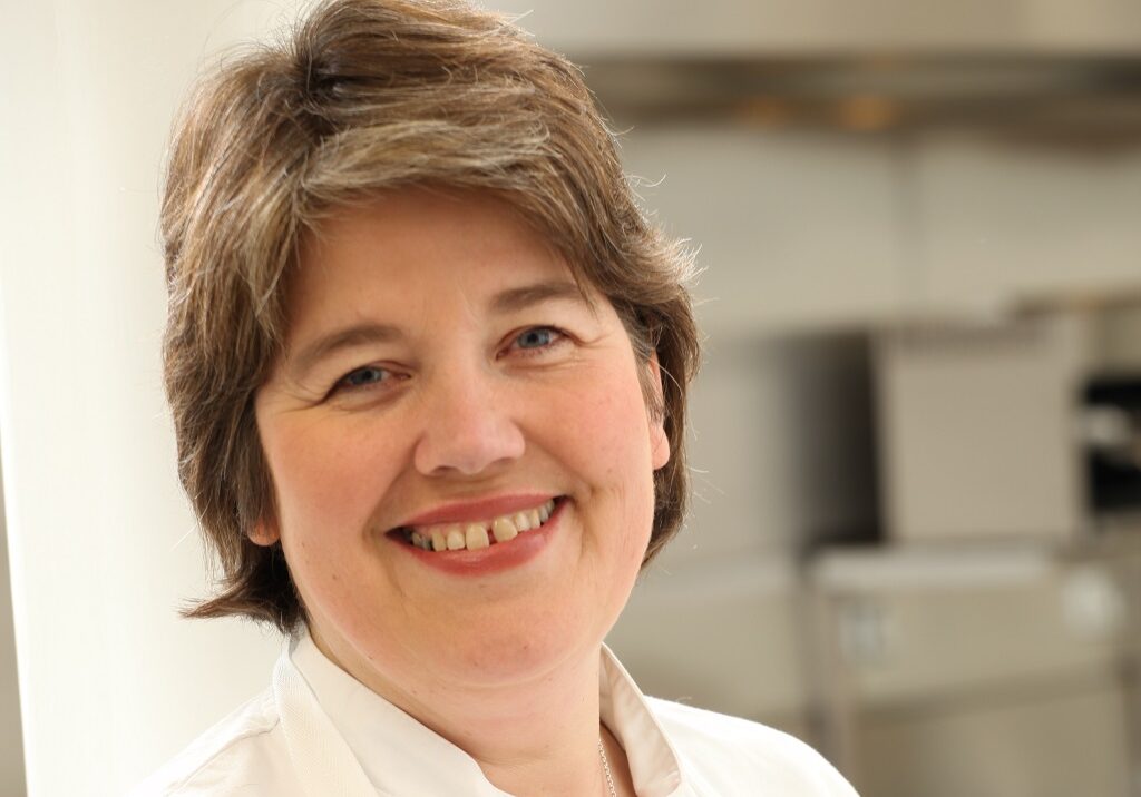 Fiona-Burrell-Edinburgh-New-Town-Cookery-School-fgmexrnc