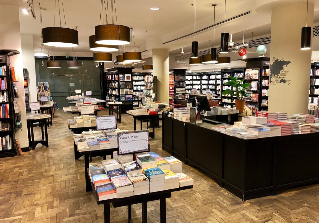 London,-,April,4,,2018:,Inside,Waterstones,Bookshop,Flagship,Store