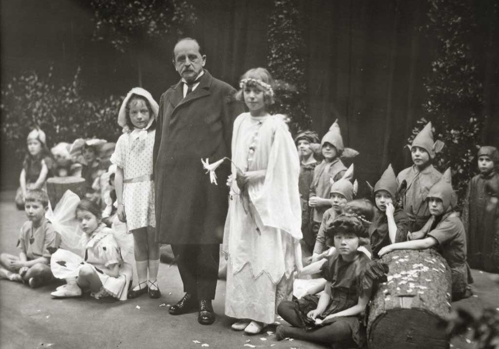 JM Barrie at Dumfries Academy with pupils 