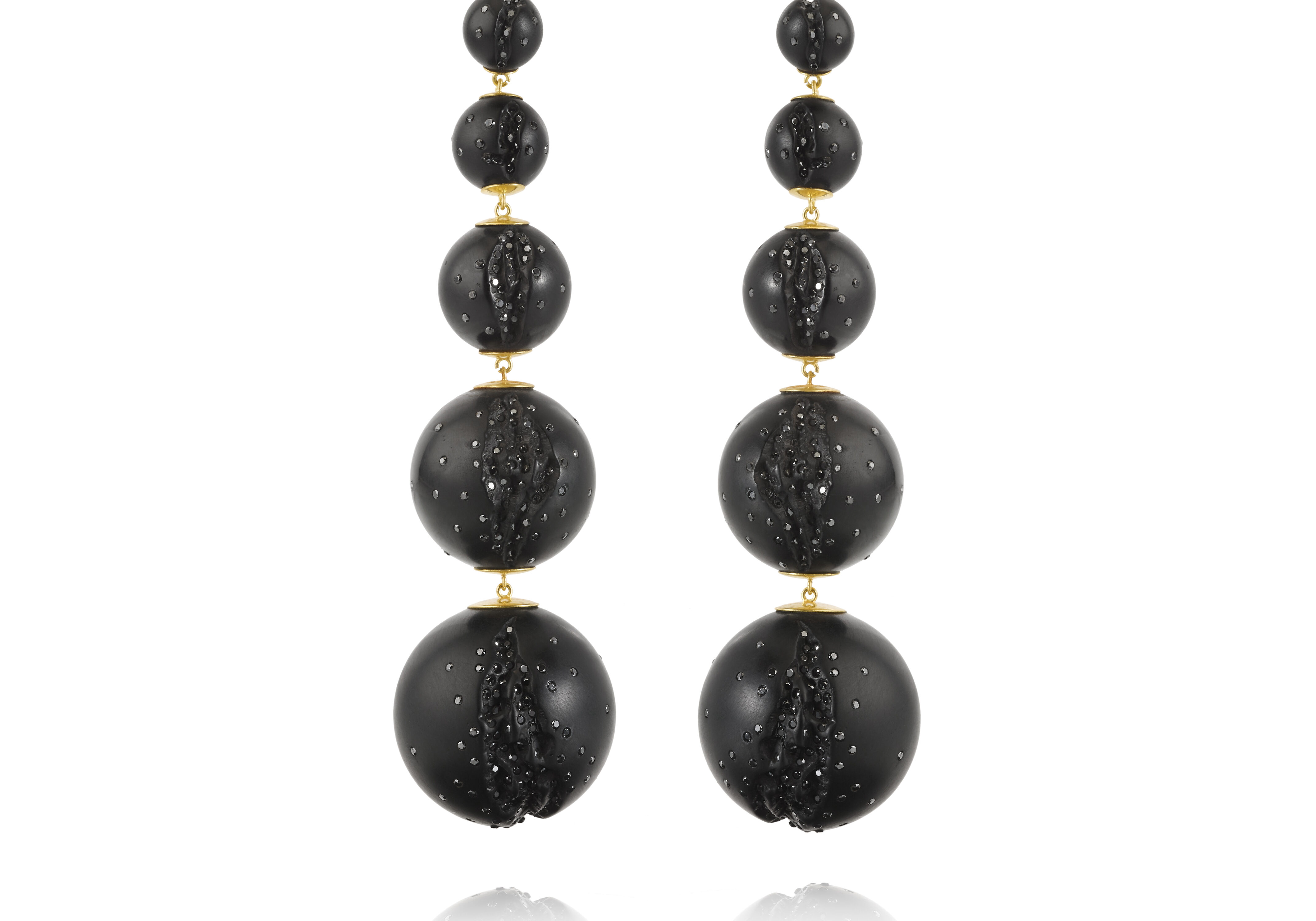 Jacqueline Cullen, Atomic Multi Cascade Earrings, 2019, hand carved Whitby jet, black diamonds, 18ct gold, D:0.9-2.5cm L:9cm, Photograph: Shoot Solutions