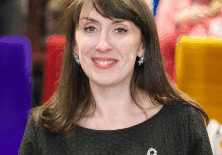 Mairi Kidd - Author Photo (1)